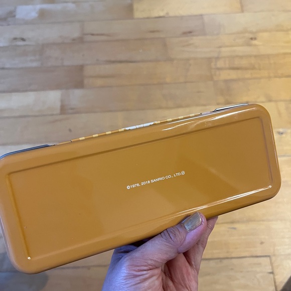 HELLO KITTY Japan x Fracora Pencil Case Metal Tin Box Makeup Brush Pen Sanrio 🎀 - Picture 8 of 10